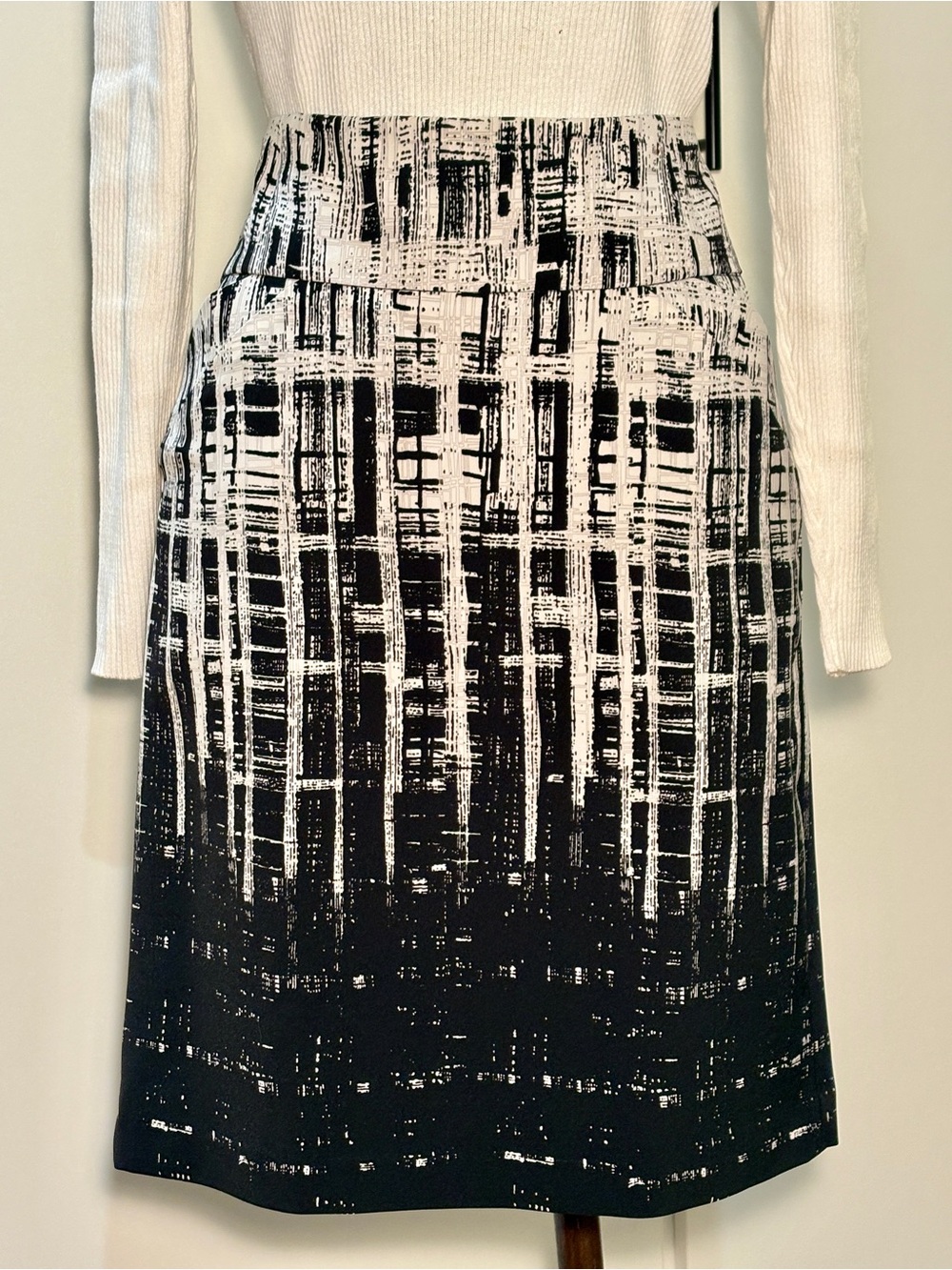 Calvin Klein Black & White Graphic Pencil Skirt